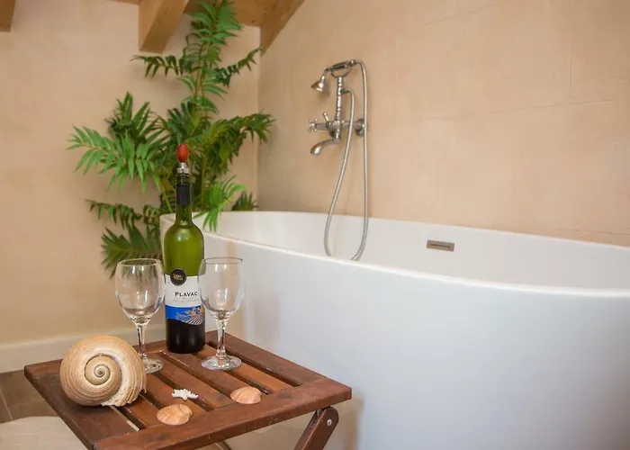 Captain's Attic Appartamento Račišće