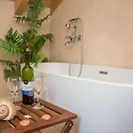 Captain's Attic Apartman Račišće