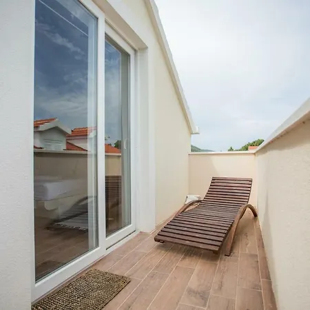 Apartman Captain's Attic Račišće