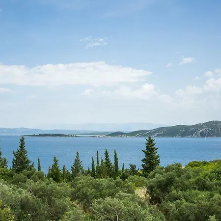 Captain's Attic Apartment
