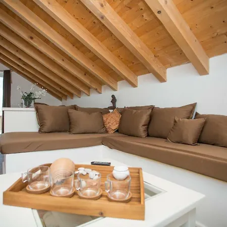 דירה Captain's Attic Račišće